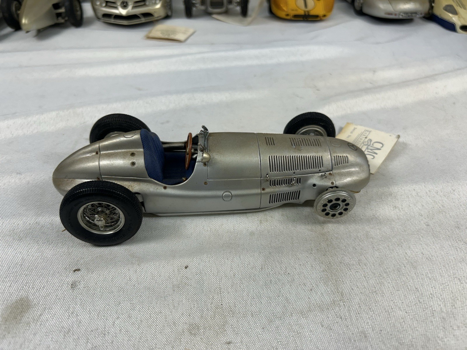CMC W165 1:18 Scale Model Car