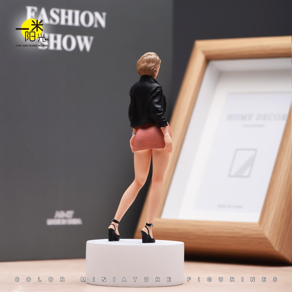 1/18 Sexy Mini skirt Dress Female Girl Scene Miniature Figure Doll Model Gift