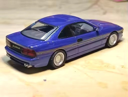 1:64 BMW 850CSI Diecast Alloy Model Car – High-Detail Display Collectible