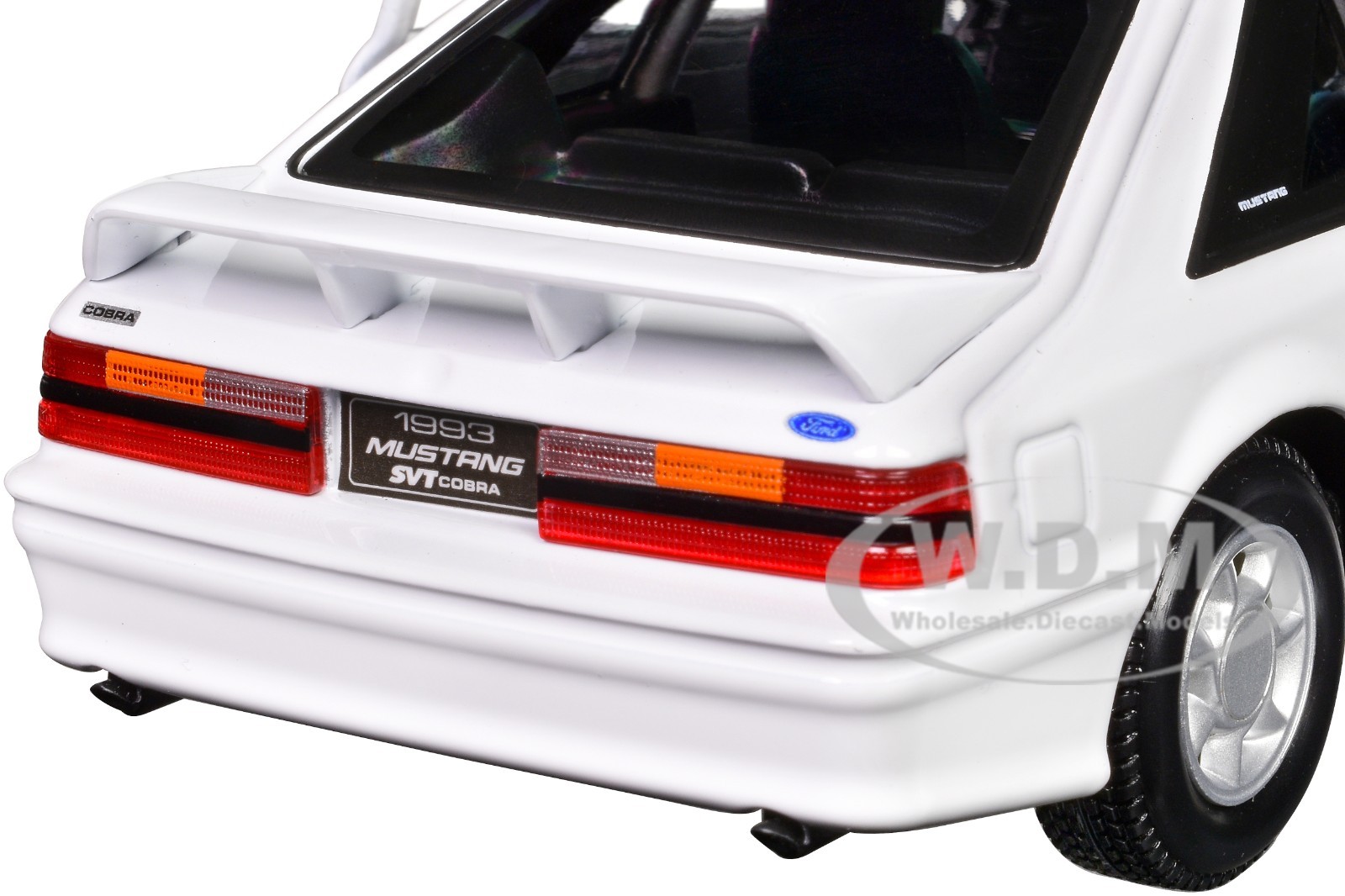 1993 FORD MUSTANG SVT COBRA WHITE 1/24 DIECAST MODEL CAR BY MAISTO 32906