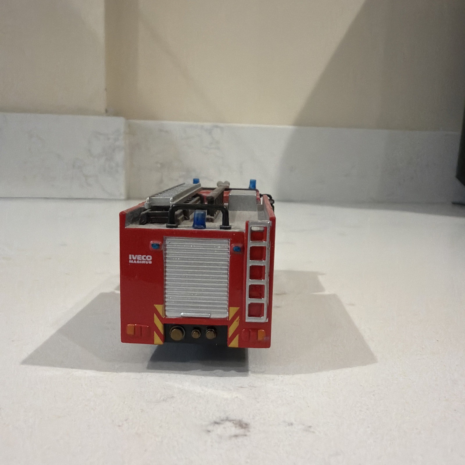 Del Prado 1/72 Scale 231222G – City 2000 Iveco Eurofire – Red Diecast Model