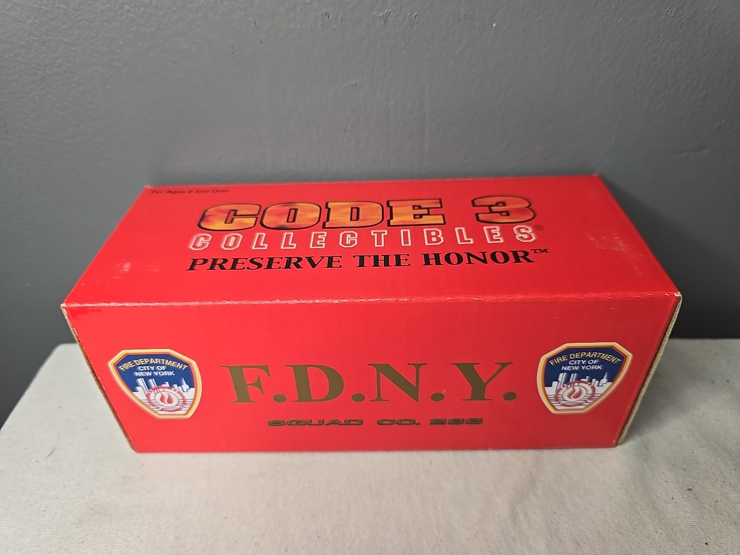 2000 Code 3 FDNY Squad Co. 288 Seagrave Engine 1/64 Diecast Fire Truck SEALED