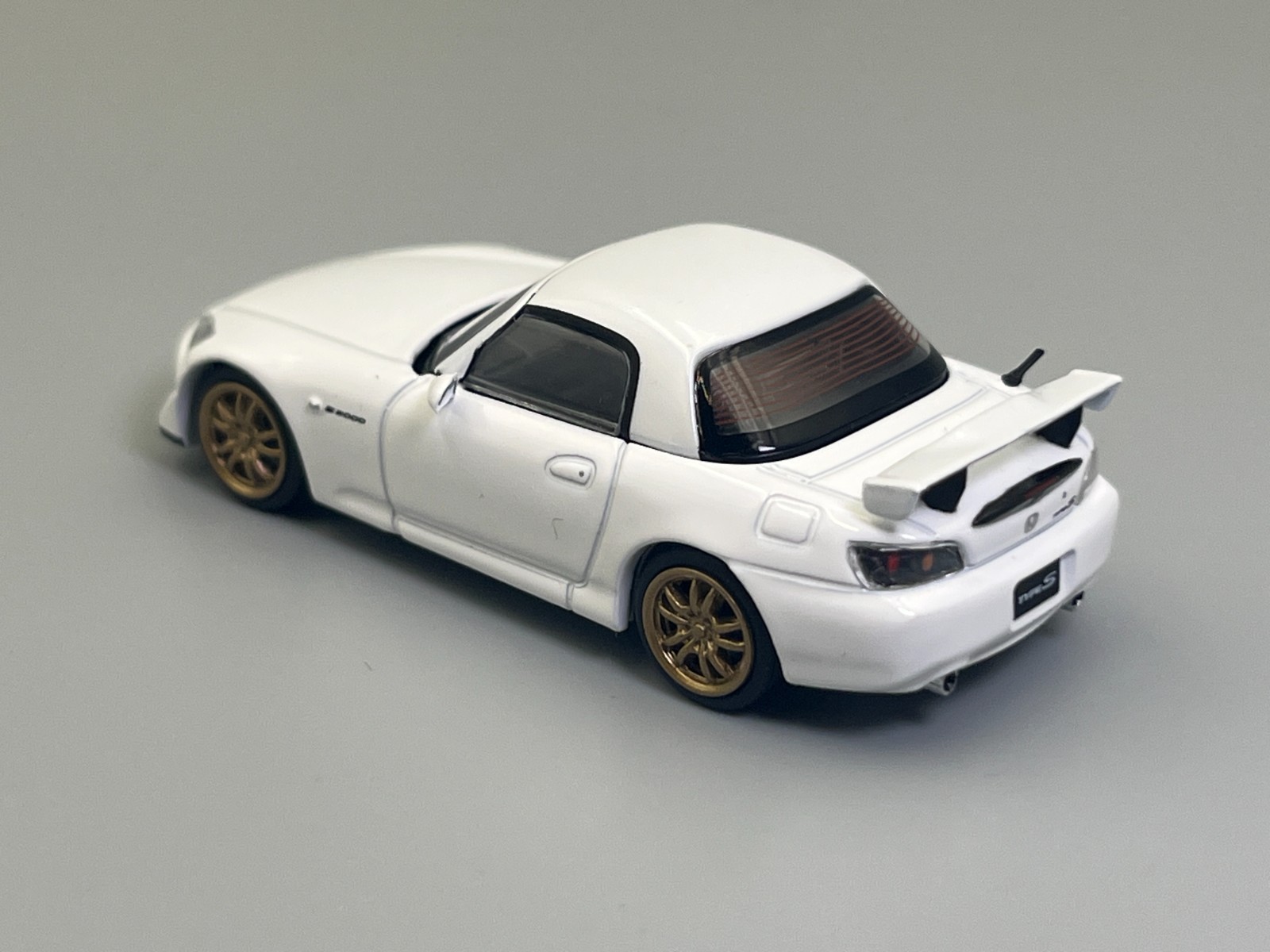 Honda S2000 Type S AP2 White Hardtop Convertible Kit MotorHelix 1/64 scale