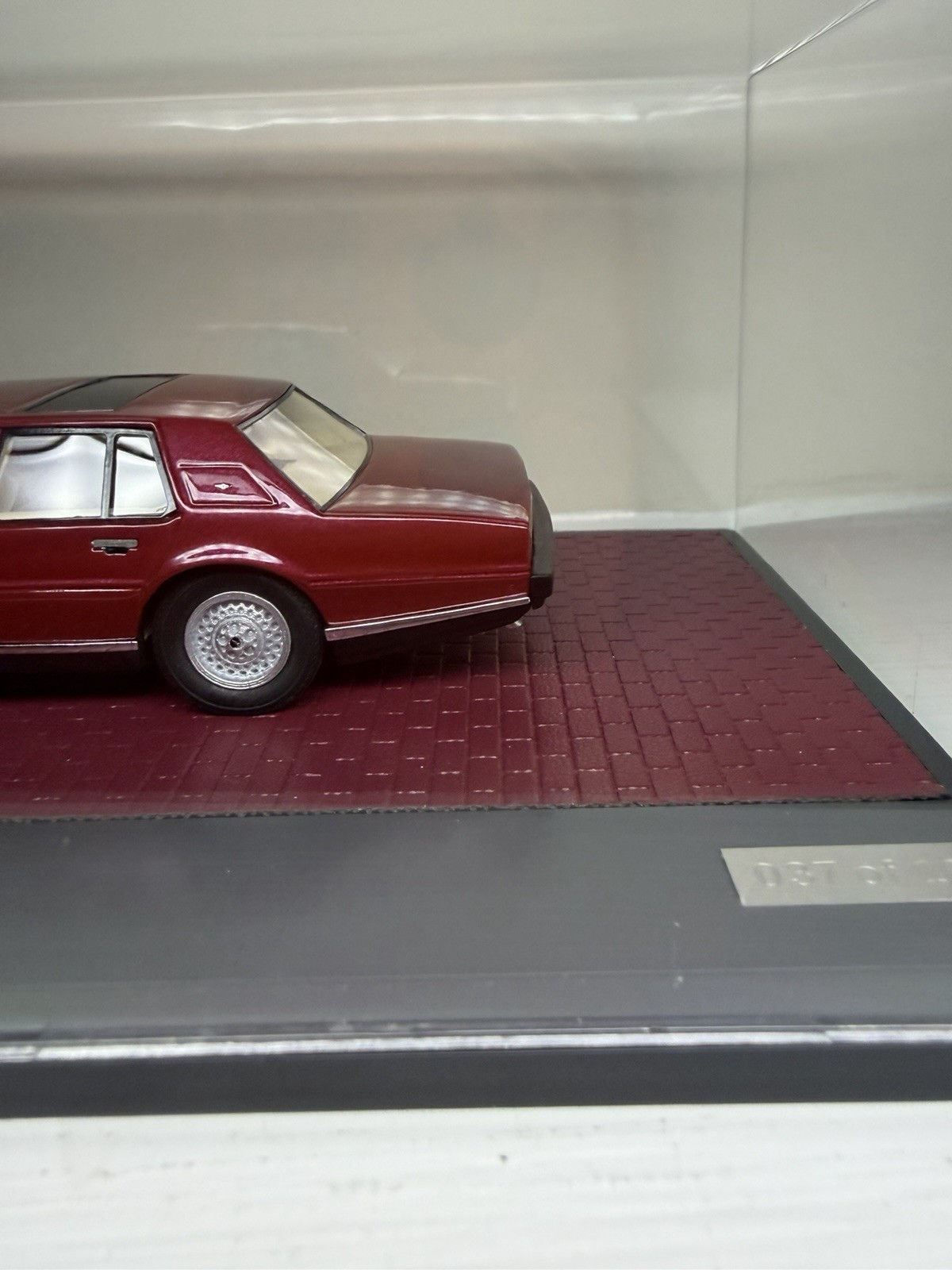 Matrix 1:43 Aston Martin Lagonda Series I (1974–75) Deep Metallic Red