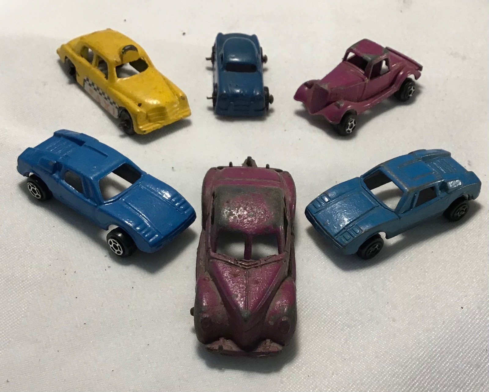 LOT OF 6 MINI CARS BARCLAY RARE TAXI & 1940’s SEDAN, 2 BLUE LAMBORGHINI, FORD