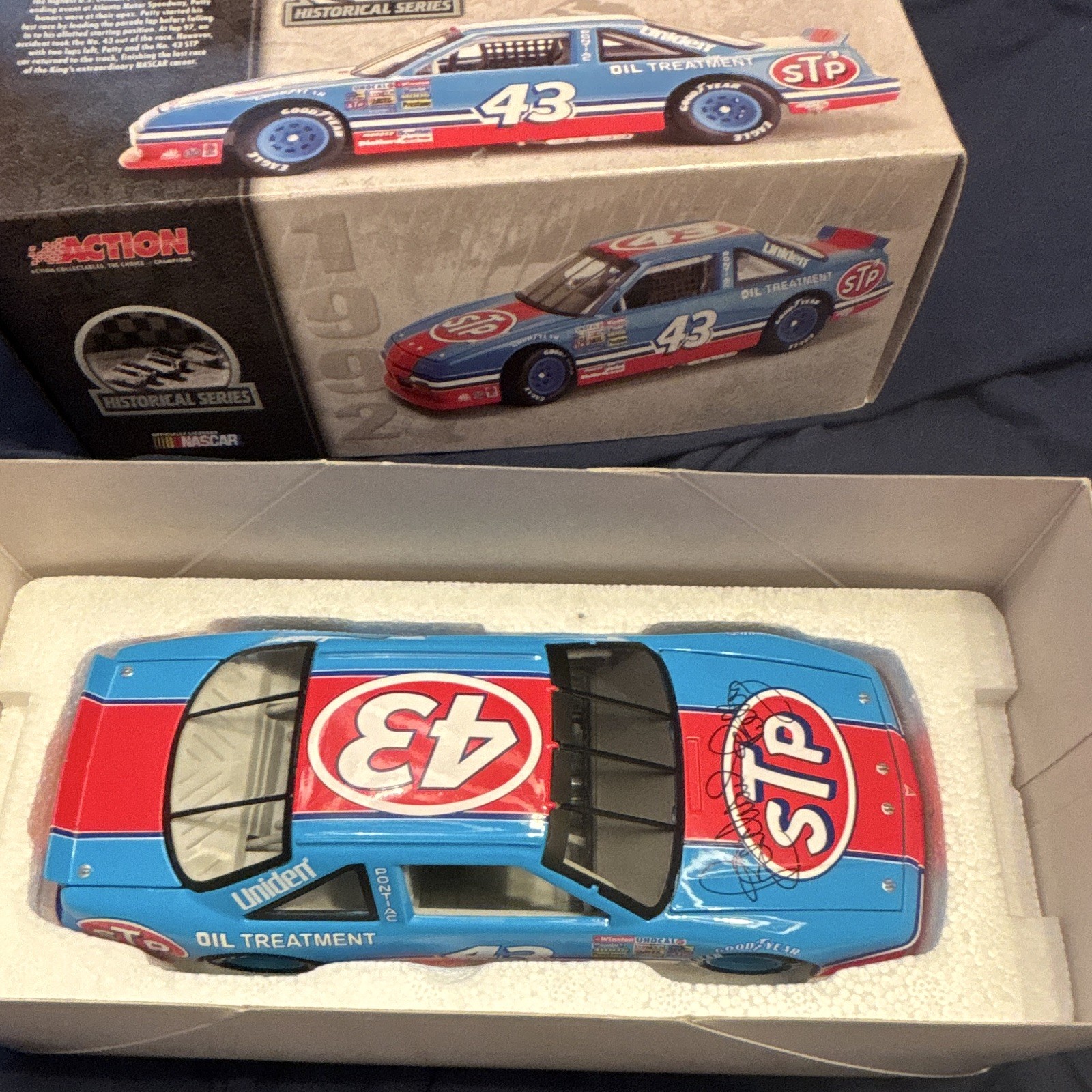 Action 1:24 NASCAR 1992 Richard Petty #43 STP Autographed FAREWELL CAR with COA!