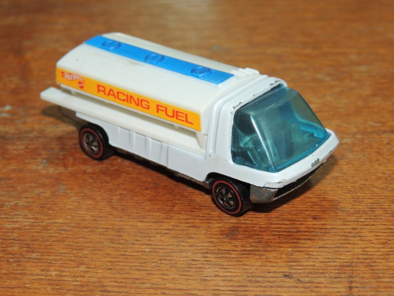 Vintage Hot Wheels Redline Heavyweights Fuel Tanker Truck White NICE! READ!