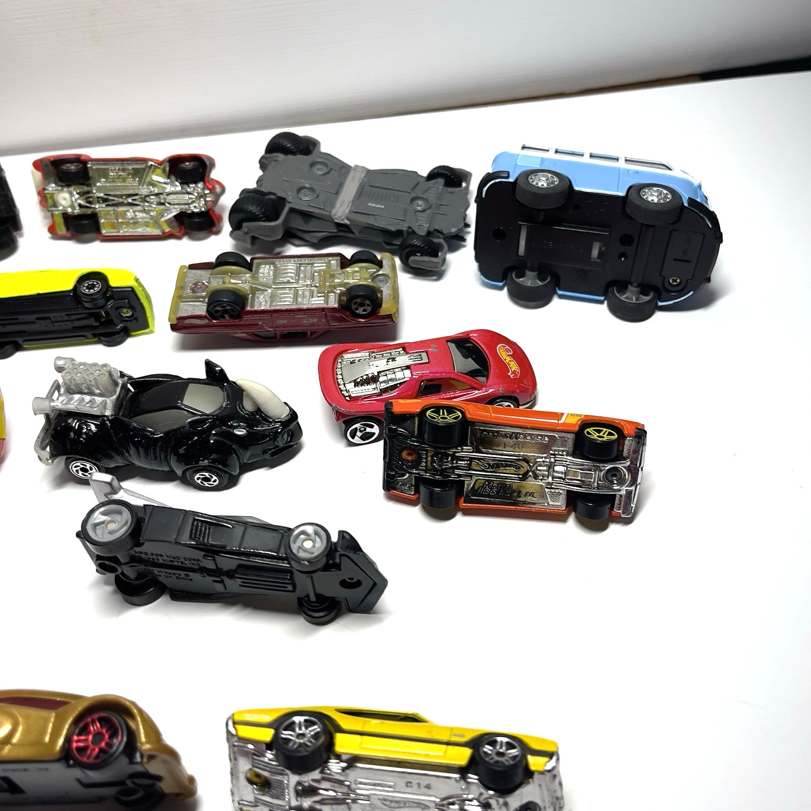 Hot Wheels Tonka Diecast Lot Of 27 Vintage 1:64 Scale Cars/Truck Various Brands