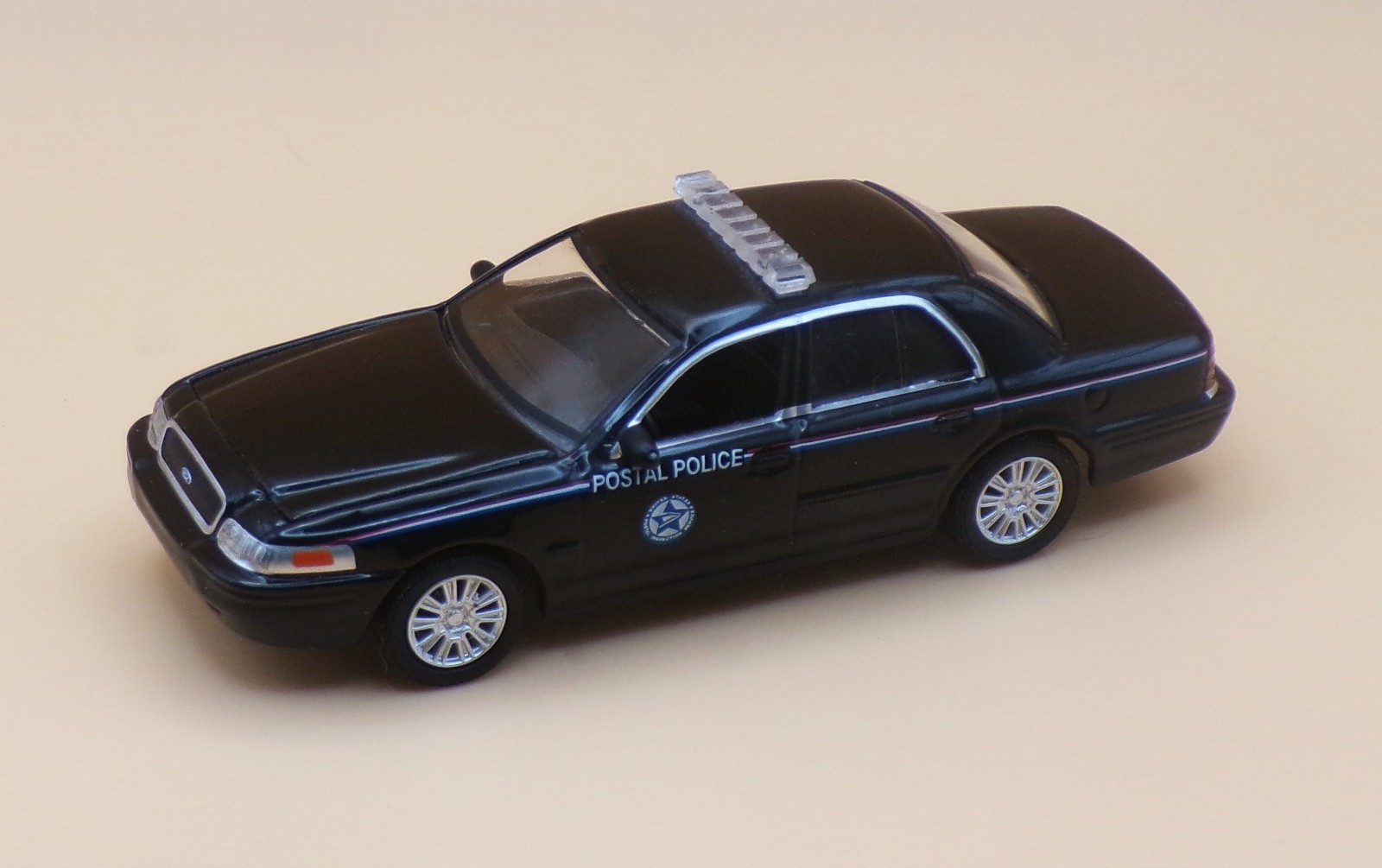 2010 ford Crown Victoria USPS Police Interceptor.. Greenlight …1:64
