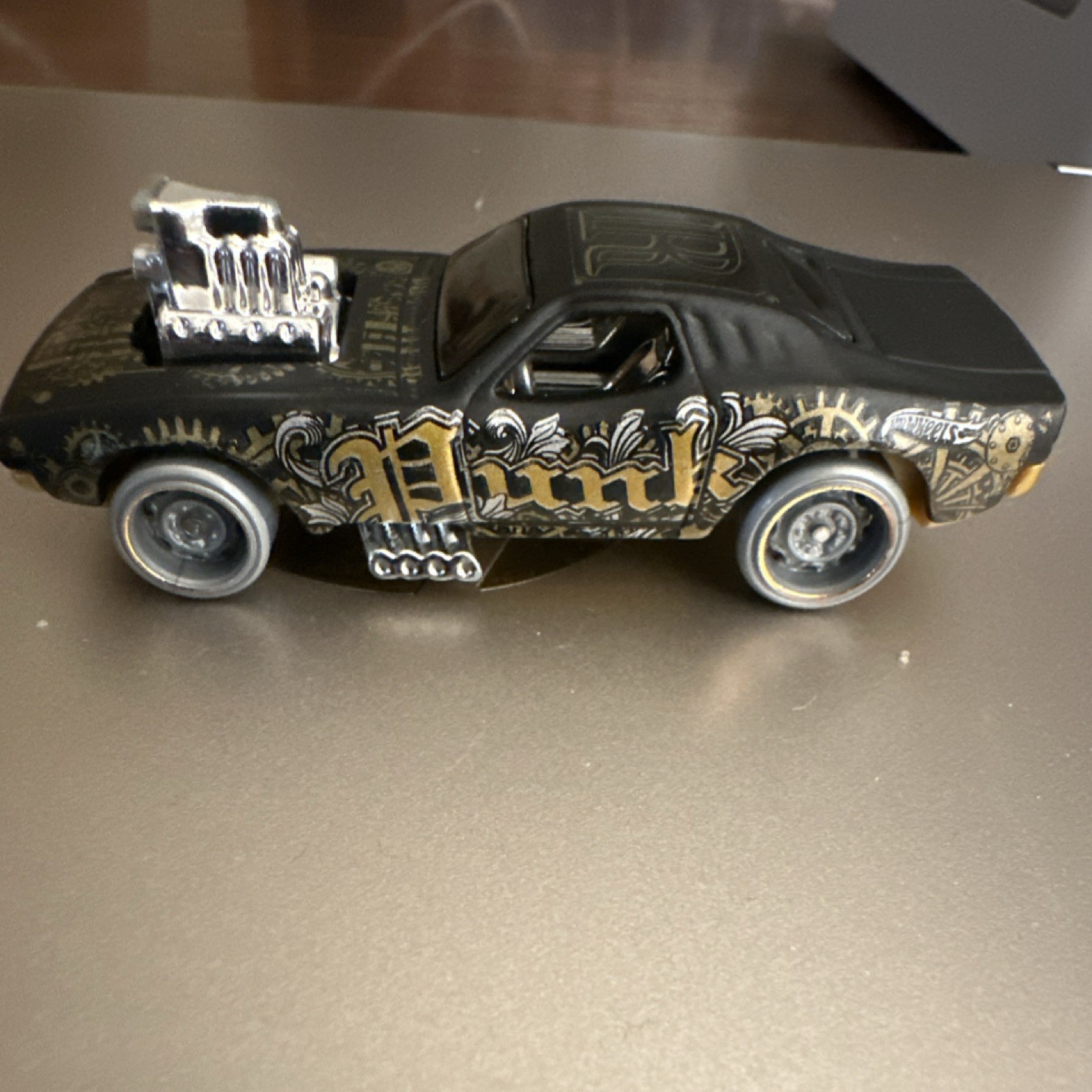 Hot Wheels 1:64 Rodger Dodger Diecast Car Black Gold Silver Steampunk