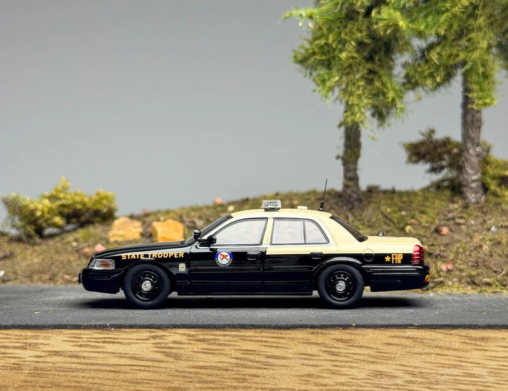 Rollin 1:64 FHP Florida Highway CV Victory Crown Model Diecast Metal Car