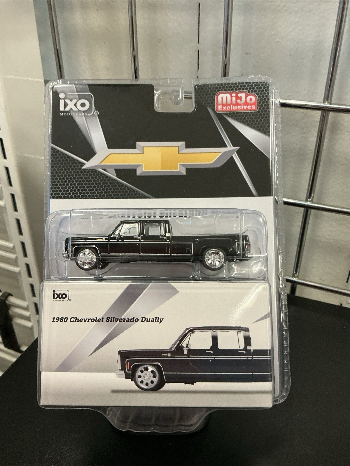 IXO Model 1980 Chevrolet Silverado C30 Crew Cab Dually Lowered – Black
