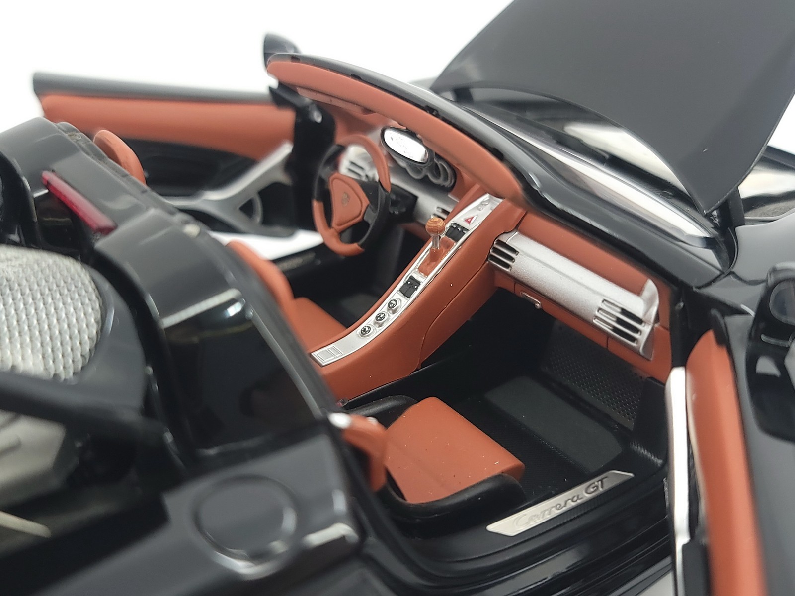 AUTOart 1:18 scale Porsche Carrera GT Black / Red Interior 78042 *AS IS*