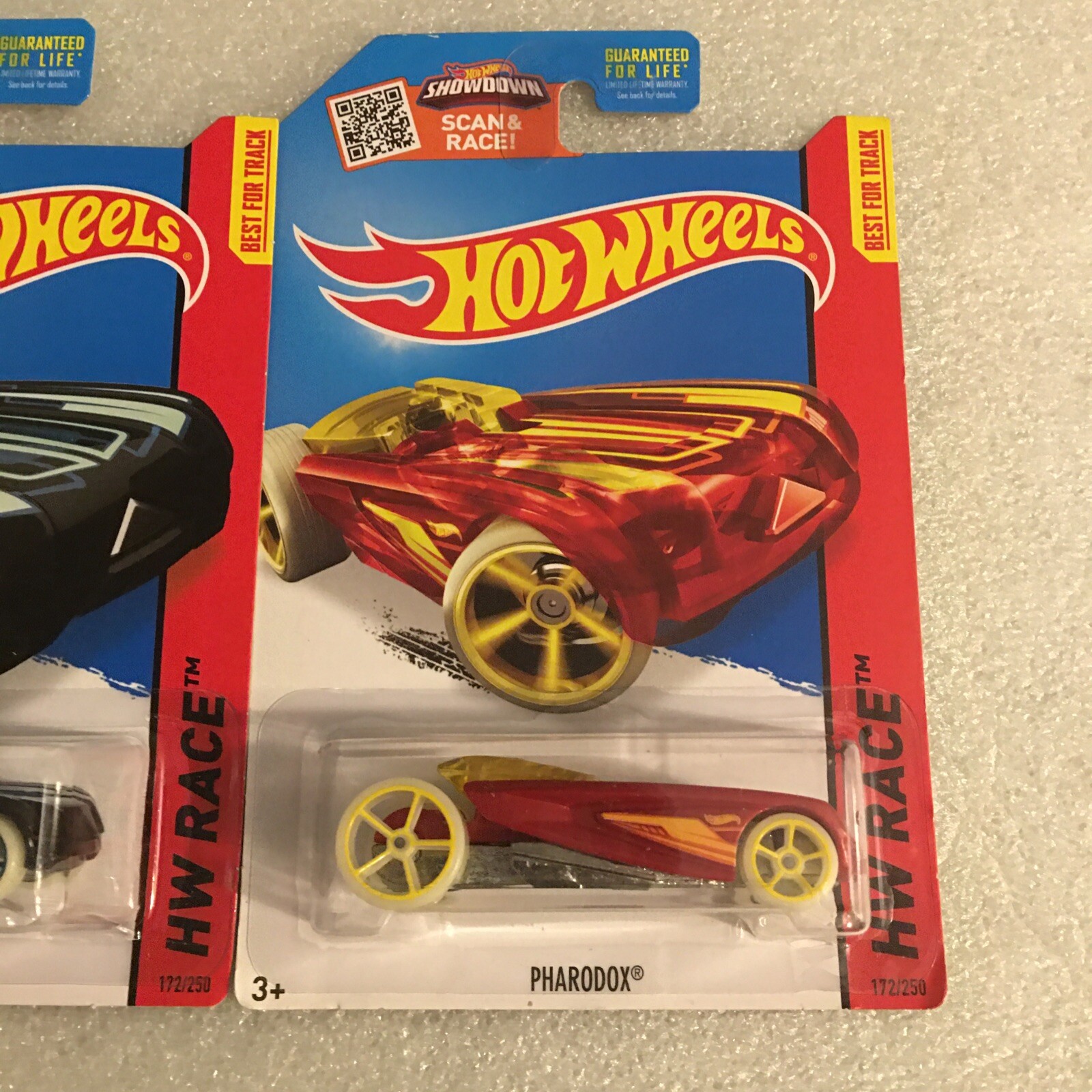 Hot Wheels HW Race 2015 (2) Pharodox Black/Red Version 172/250 New On Card B141