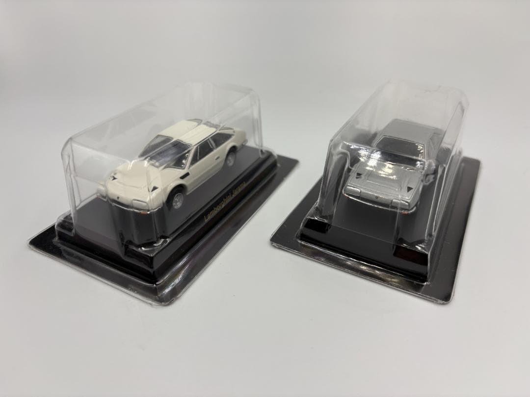 Mini Car Collection 1/64 Jarama 2 Units Used