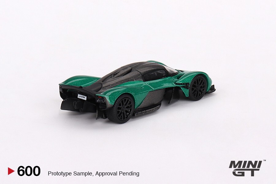 Mini GT 1:64 Aston Martin Valkyrie Aston Martin Racing Green #600