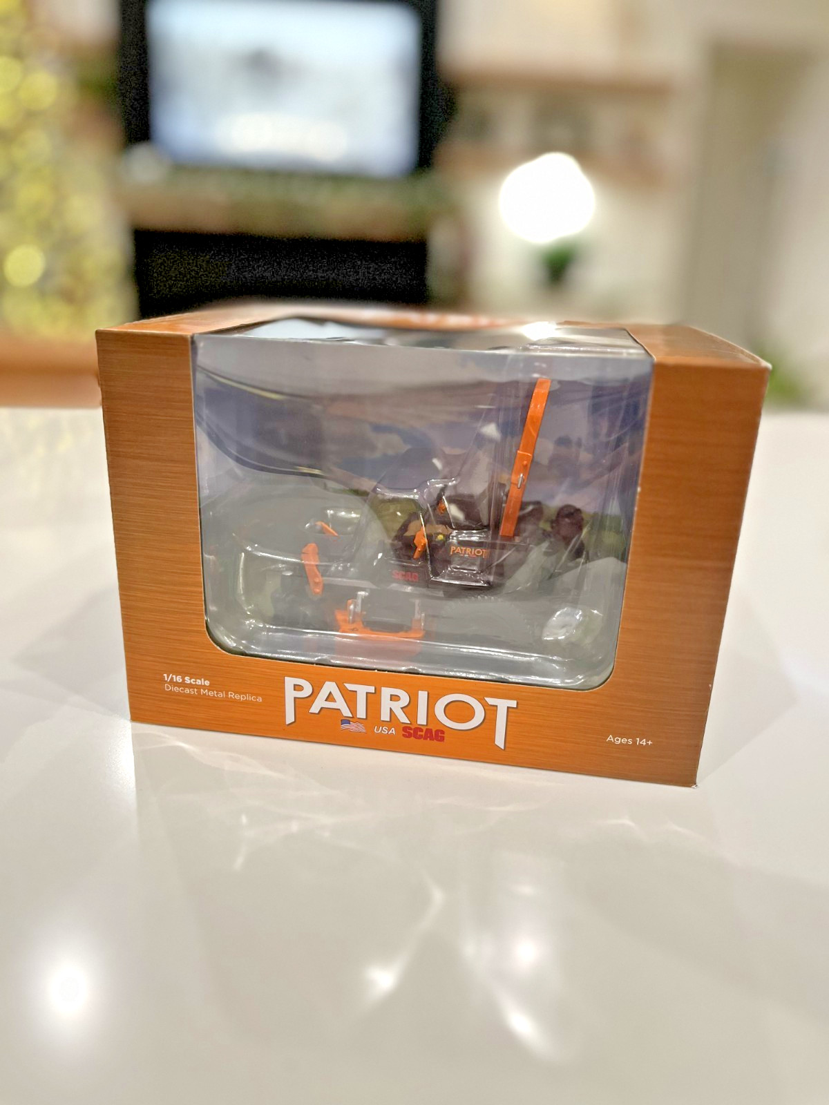 Scag Patriot 1/16 Scale Diecast Replica Zero-Turn Lawnmower