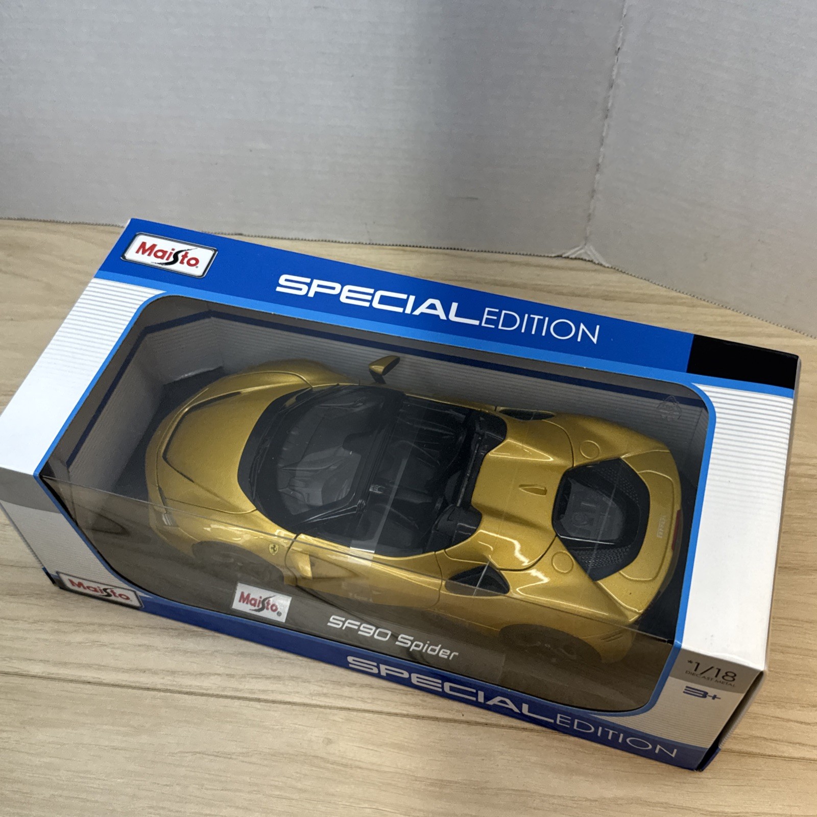 Maisto 1:18 Ferrari SF90 Spider Metallic Gold Special Edition Diecast NIB