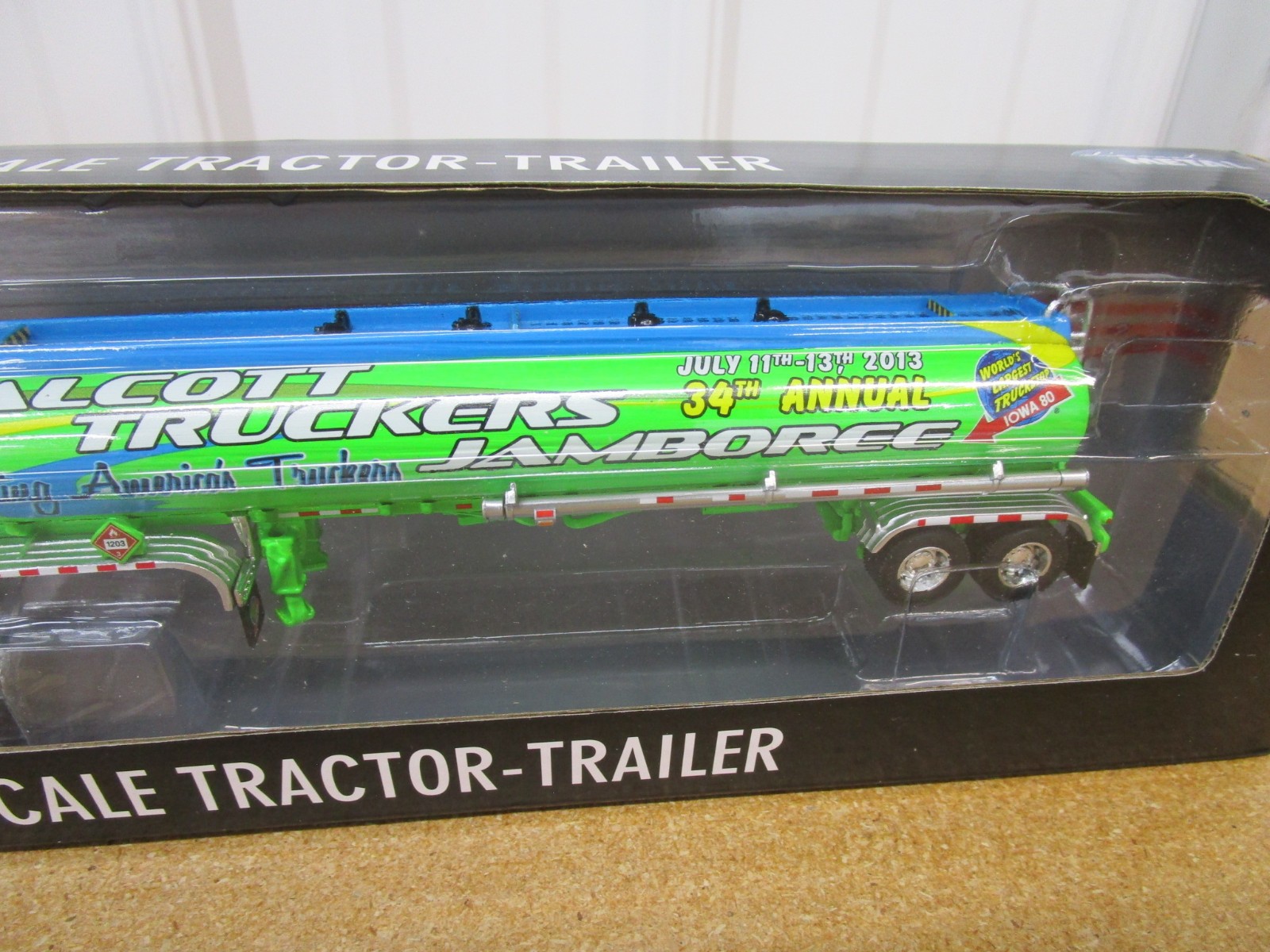 DCP Volvo semi truck Walcott truckers Jamboree 2013 1/64 Iowa diecast Z