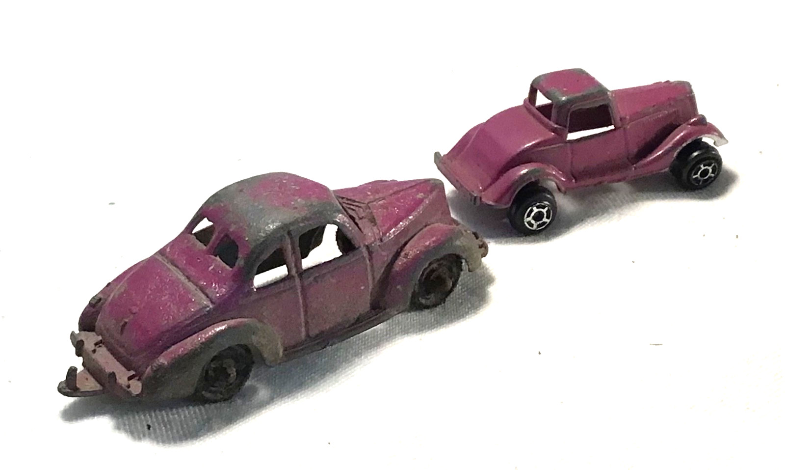 LOT OF 6 MINI CARS BARCLAY RARE TAXI & 1940’s SEDAN, 2 BLUE LAMBORGHINI, FORD
