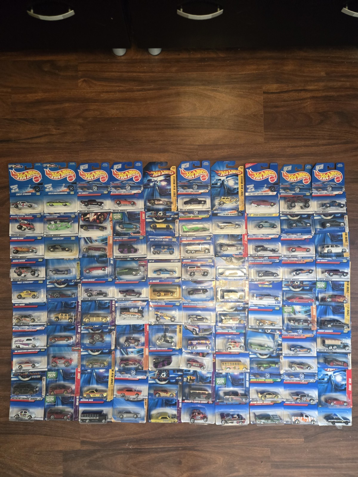 Lot Of 100 vintage & new Hotwheels In Box. variety. unopened. Some rare cars.