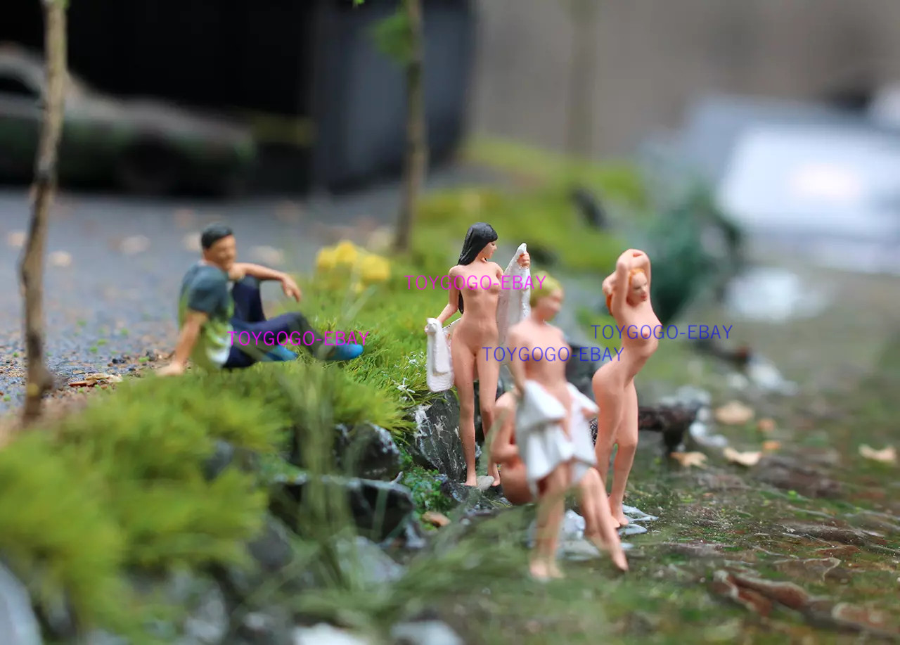 3D Print 1/64 sexy lovely girls bath fit 1:64 car STREET stand