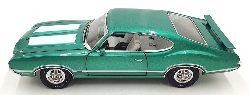 ACME Models 1/18 Scale A1805602 – 1972 Oldsmobile 442 W30 – Green