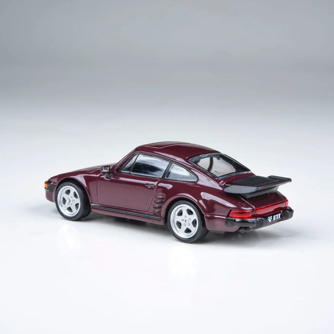 PARA64 Porsche 1986 RUF BTR Slantnose Ruby Red Metallic 1:64