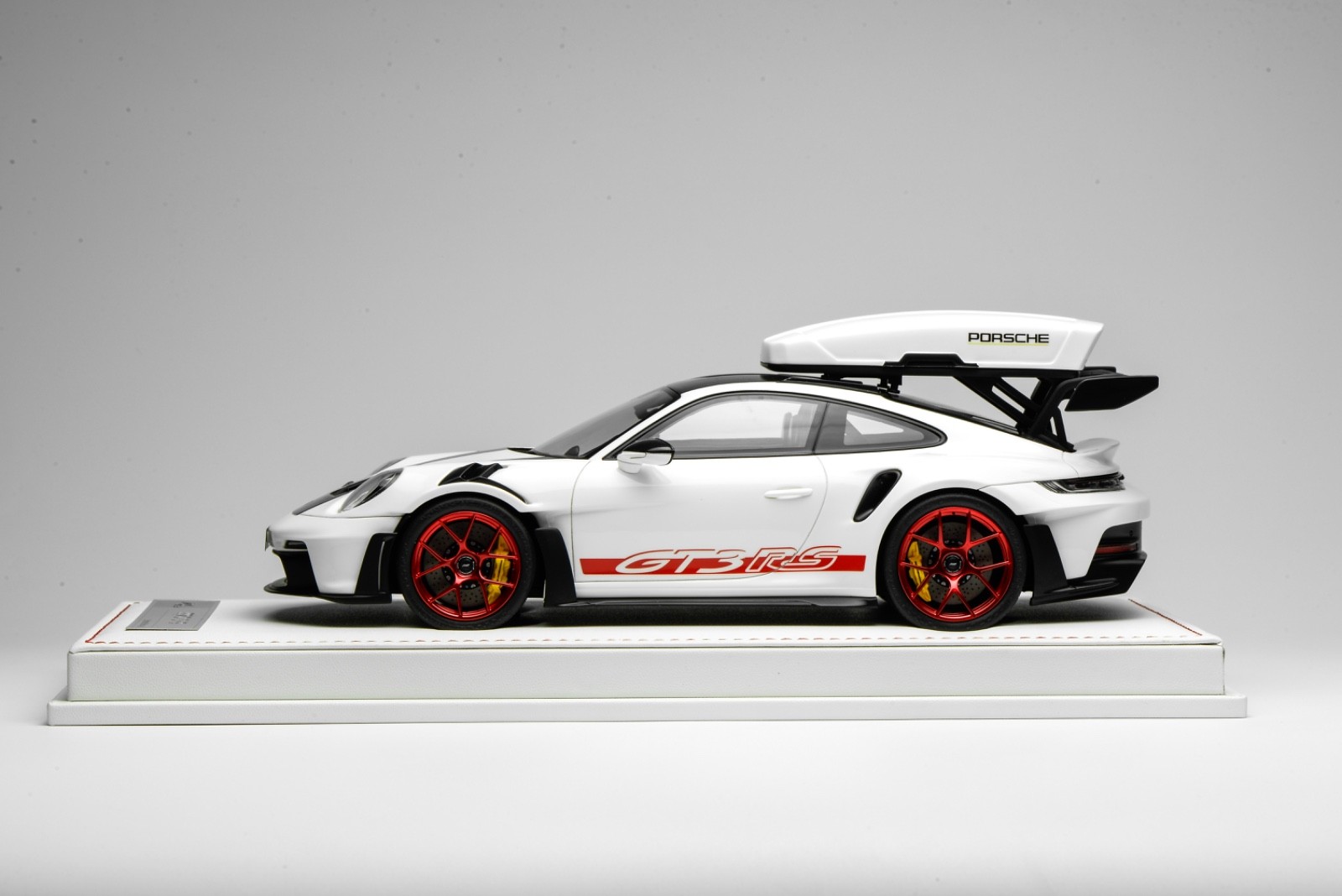 1/18 Ivy Porsche 911 GT3 RS with Luggage Rack White / Red Wheels 15 pcs AB638