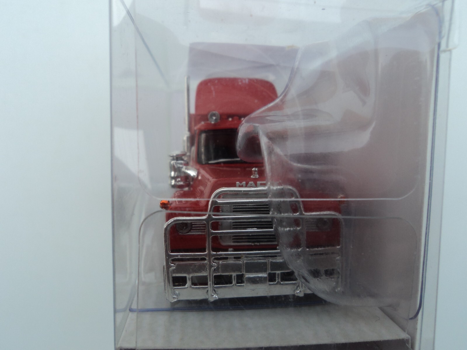 BREKINA 1966 MACK RS 700 TRACTOR TRUCK RED HO 1/87 PLASTIC