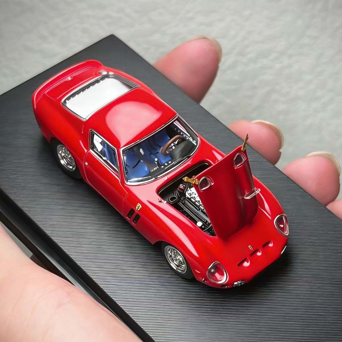 Classic Lover 1:64 Ferrari 250 GTO Red Alloy Diecast Car Model