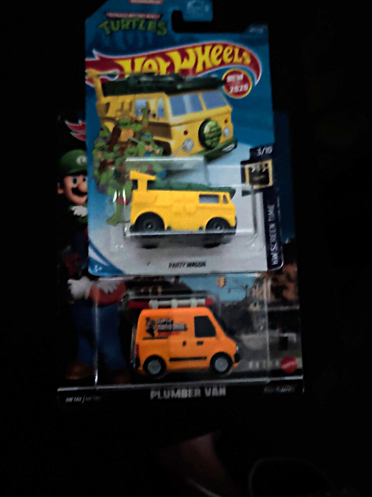 Hot Wheels Screen Time TMNT Party Wagon Yellow Van 1:64 Diecast Unopened Box