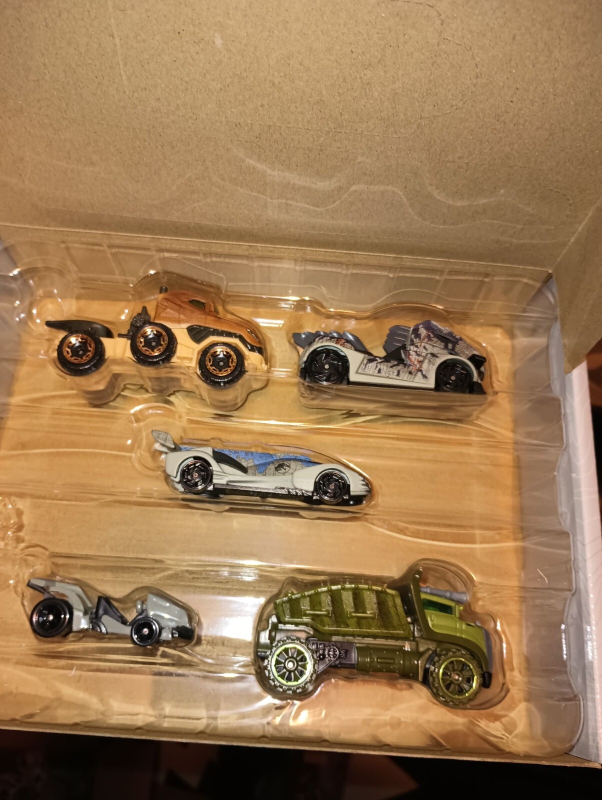 Hot Wheels JURASSIC WORLD DOMINION 5 Pack Character cut seal read description 