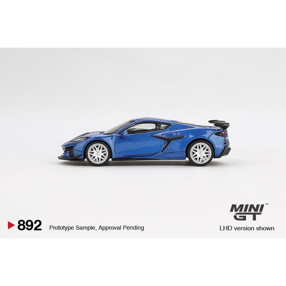 Chevrolet Corvette Z06 2023 Elkhart Lake Blue Metallic LHD 1:64 Mini GT 00892L