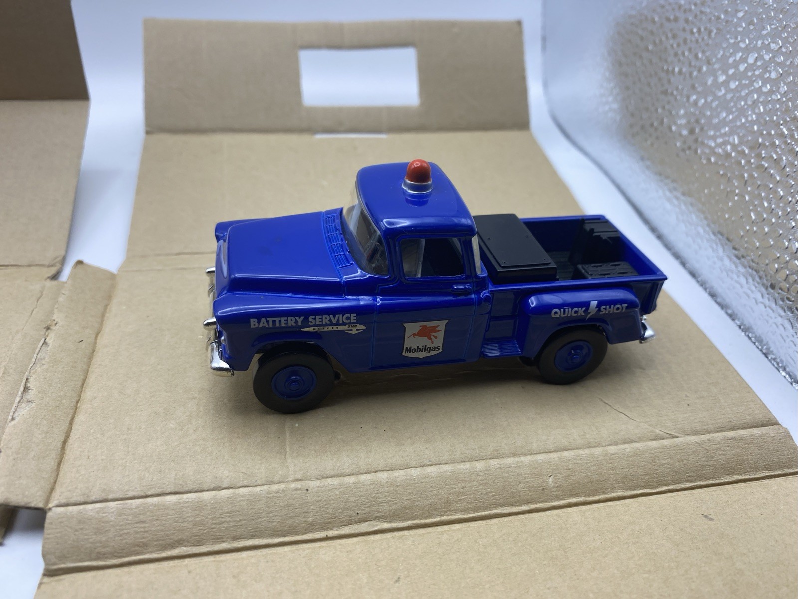 Lot of 2 Franklin Mint 1:43 1953 Ford F-100 Service Trucks Tow Battery NIB