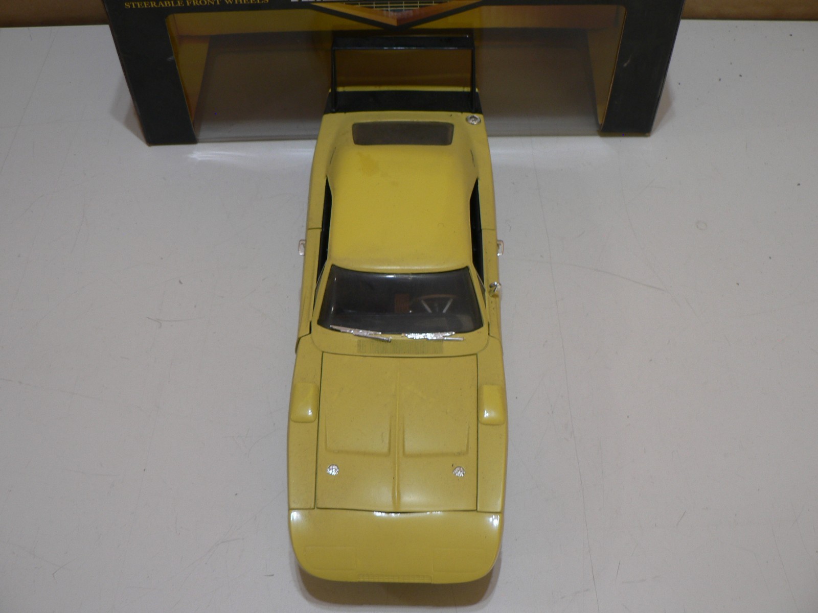 Vintage Ertl American Muscle 1969 Yellow Dodge Charger Hemi Daytona Die Cast