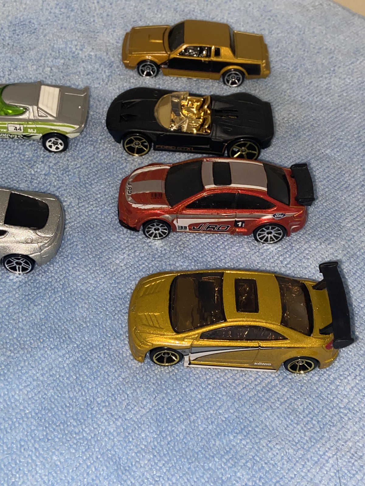 Hot Wheels Diecast Cars 1:64 Mixed Lot 6 Piece Multi Color Loose Vehicles Toys