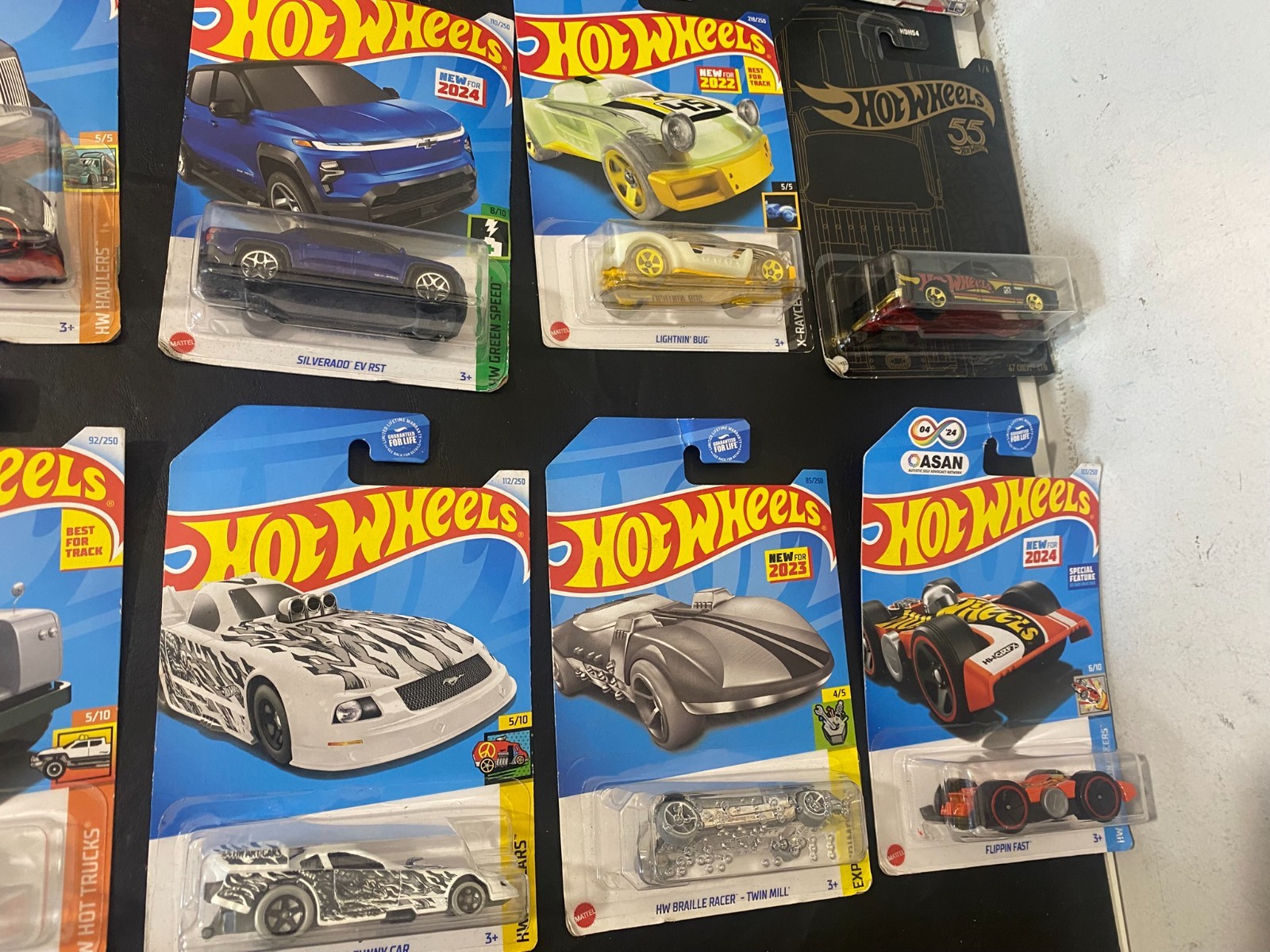 Hot Wheels lot of 40 cars Pontiac Volkswagen Deora Charger and more!