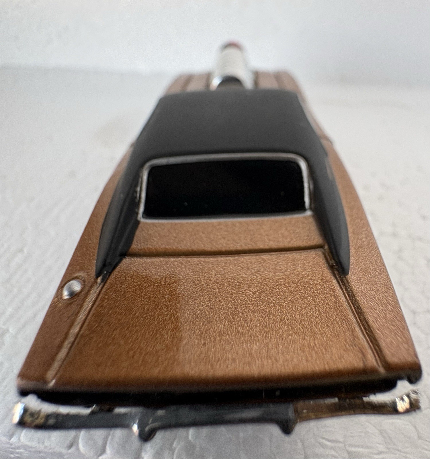Muscle Machines Dodge Challenger R/T Bronze Chrome Blower Pink Intake 1/64