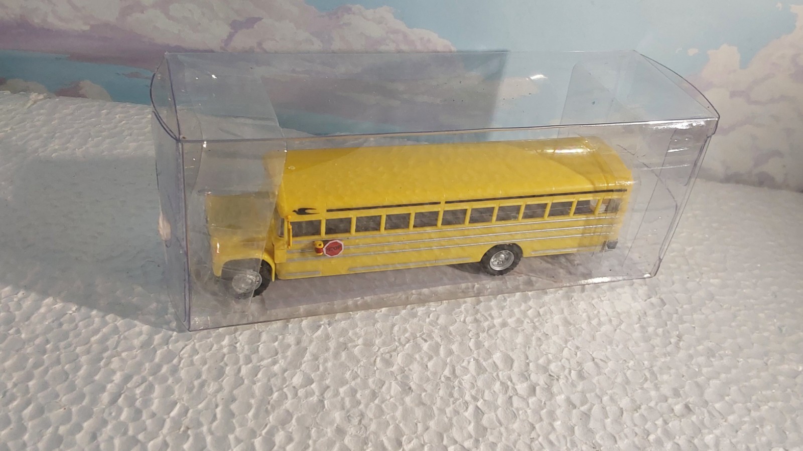 Herpa Promotex 40ft Yellow School Bus New