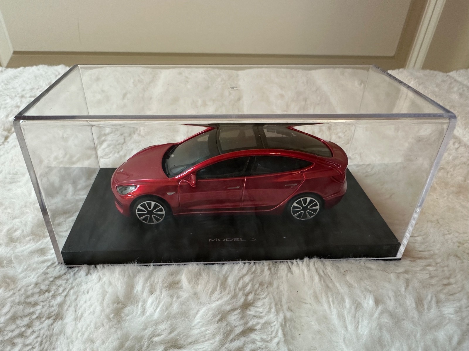 Tesla Model 3 Diecast 1:43 Scale Model Car – Red. New In Box