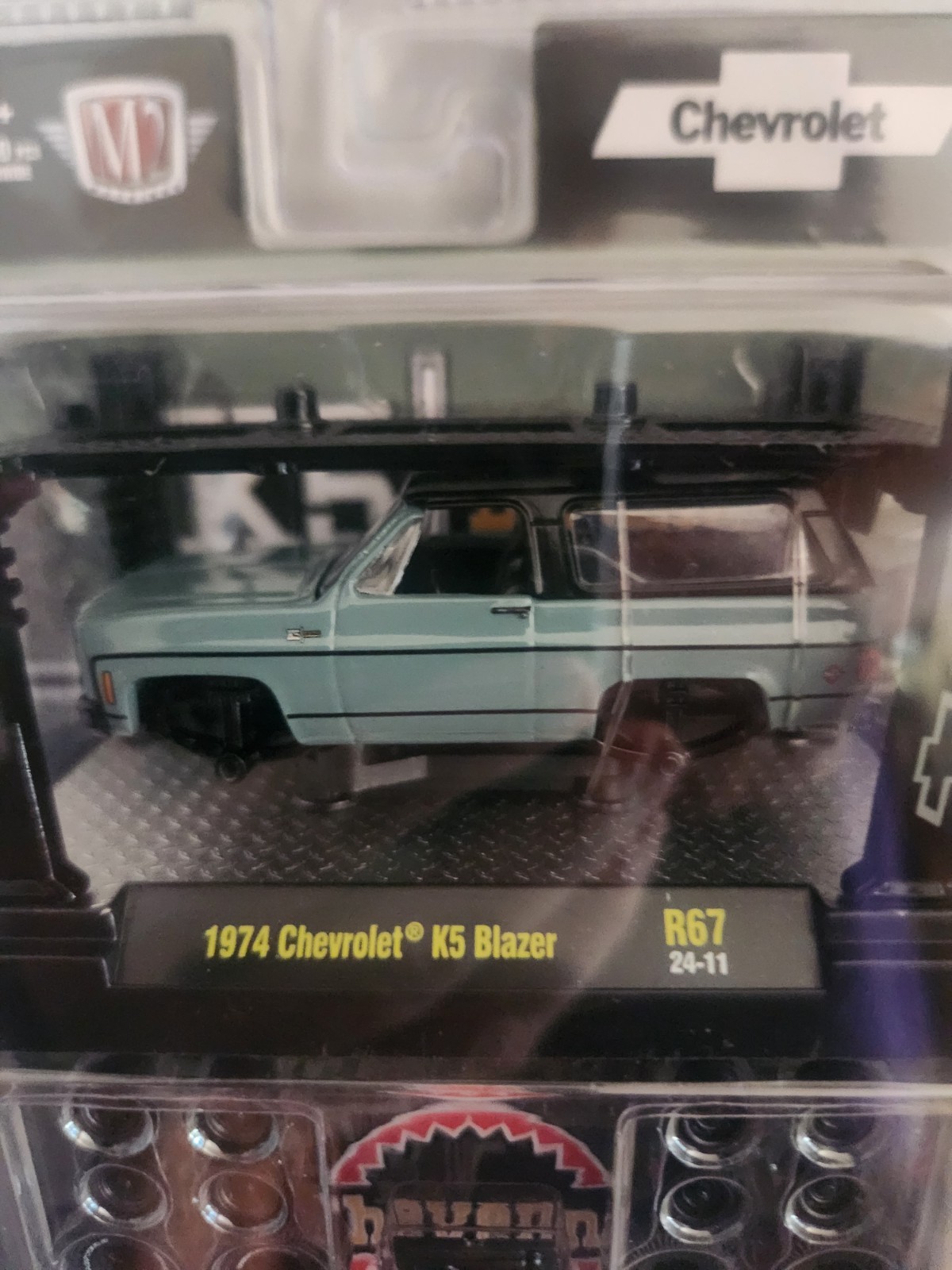 M2 1974 Chevrolet K5 Blazer 4X4 Gold Chase Model Kit 750 Pcs