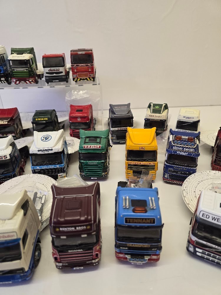 Corgi 1:50 Truck Tractor Unit Choose Your Vehicle Scania Volvo DAF MAN Renault