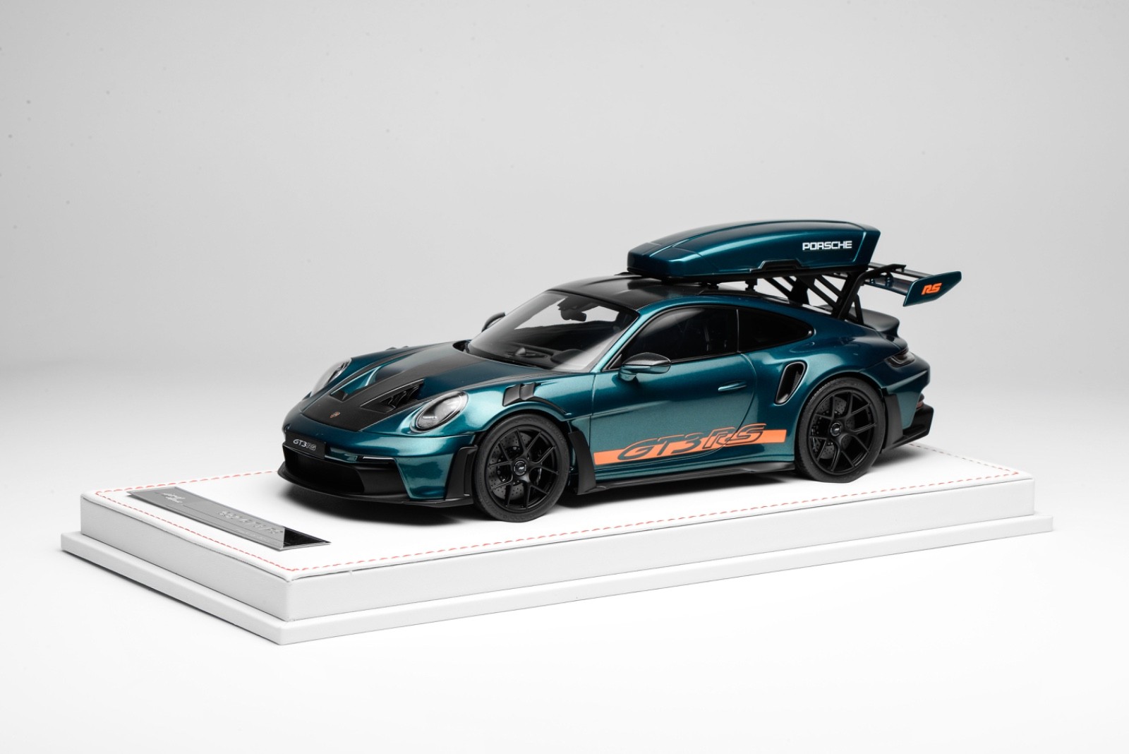 1/18 Ivy Porsche 911 GT3 RS with Luggage Rack Green / Orange Stripe 20 pcs AB653