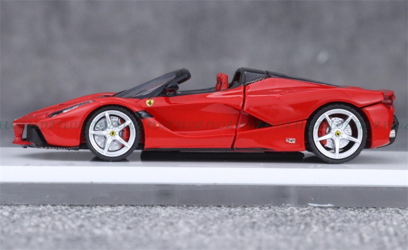1:64 Street Buster Ferrari LaFerrari F150 Supercar Red convertible LTD 999PCS