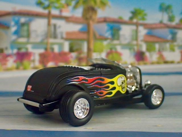 Hot Rod Supercharged Flathead V8 1932 Ford Roadster w/raked Windshield 1/64 LE K