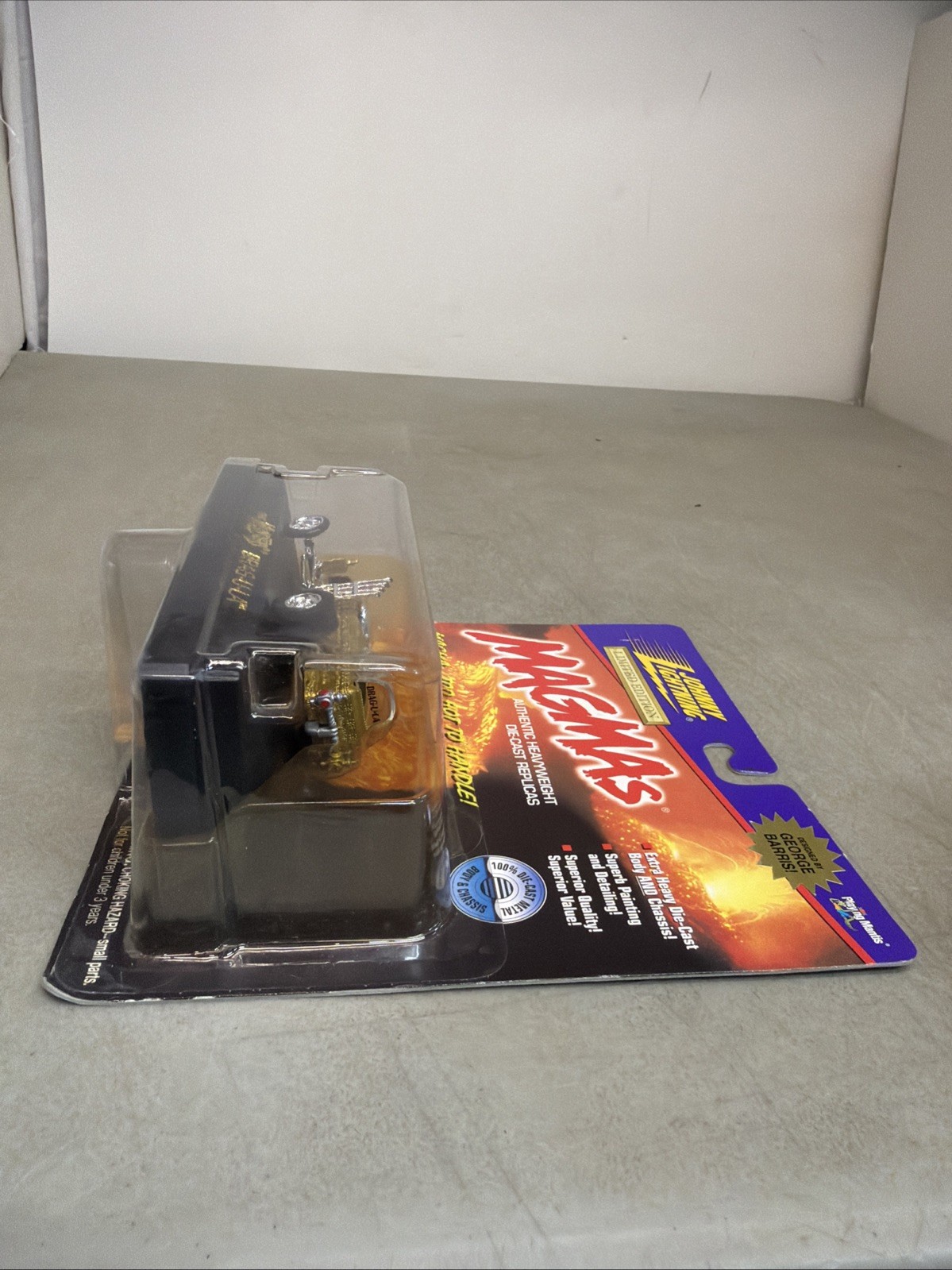 Johnny Lightning Magmas The Munsters Drag-U-La 1/43 Diecast Casket Car NIB
