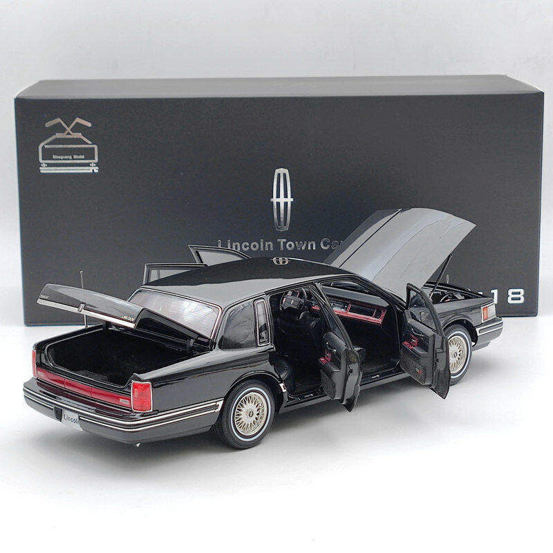1/18 Towncar V8 1993-1995 Super Diecast model (Leather seat)