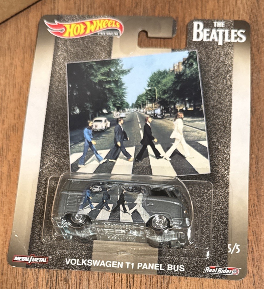 Hot Wheels 5-Car Beatles Set. Help! Revolver Abbey Road Yellow Submarine- NIB