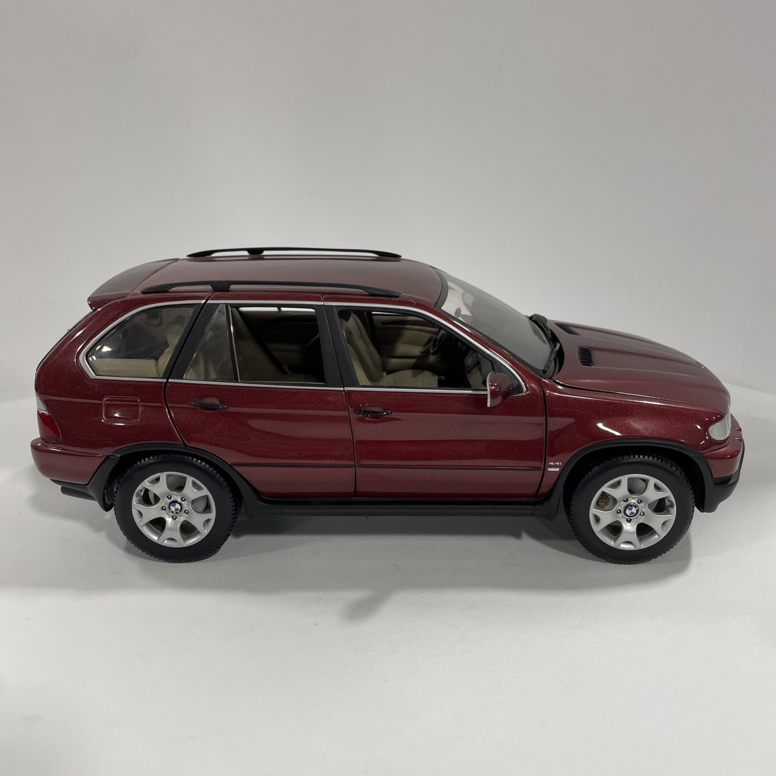1/18 Kyosho Diecast Car Series BMW X5 4.4i USED Dark Red No Box